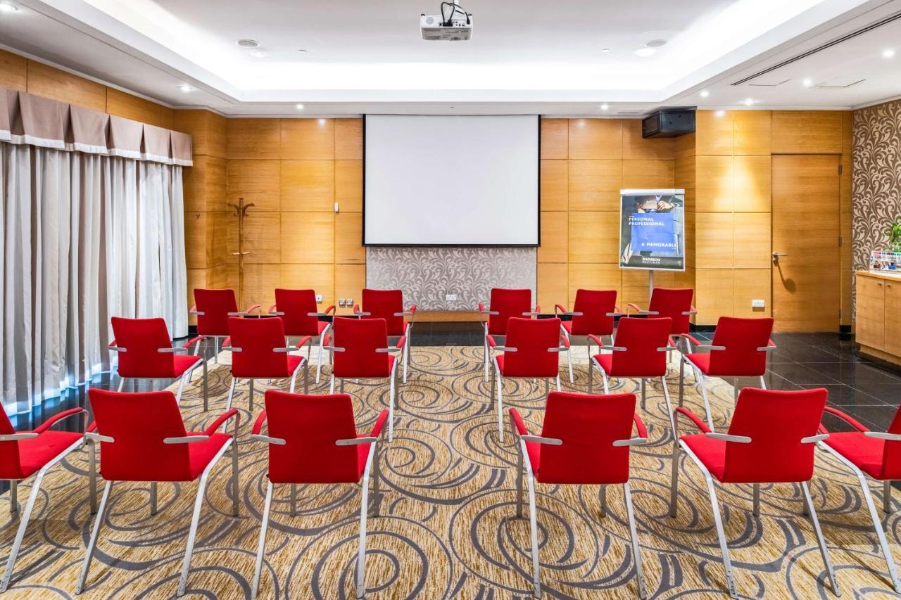 Radisson Blu Hotel, Riyadh Exterior photo Meeting room