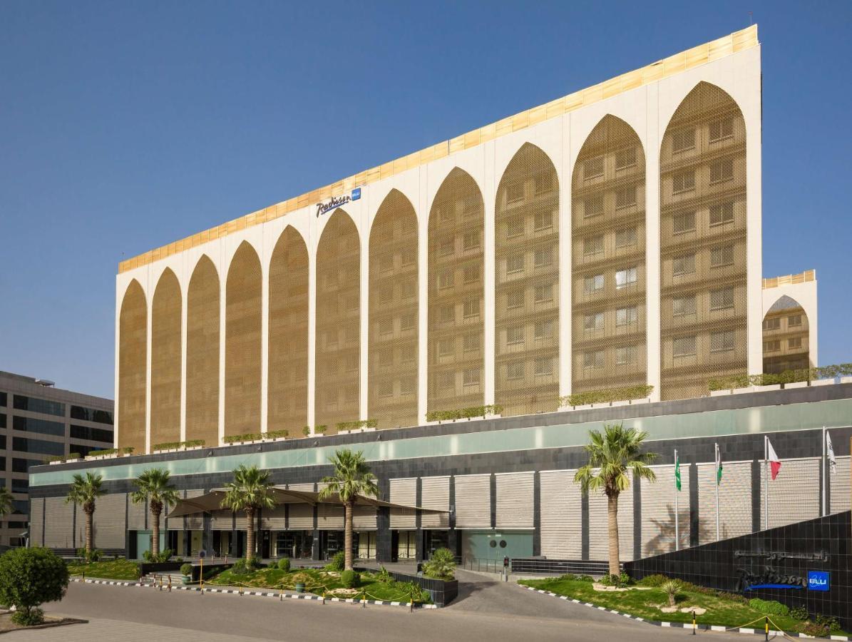 Radisson Blu Hotel, Riyadh Exterior photo The hotel in 2012