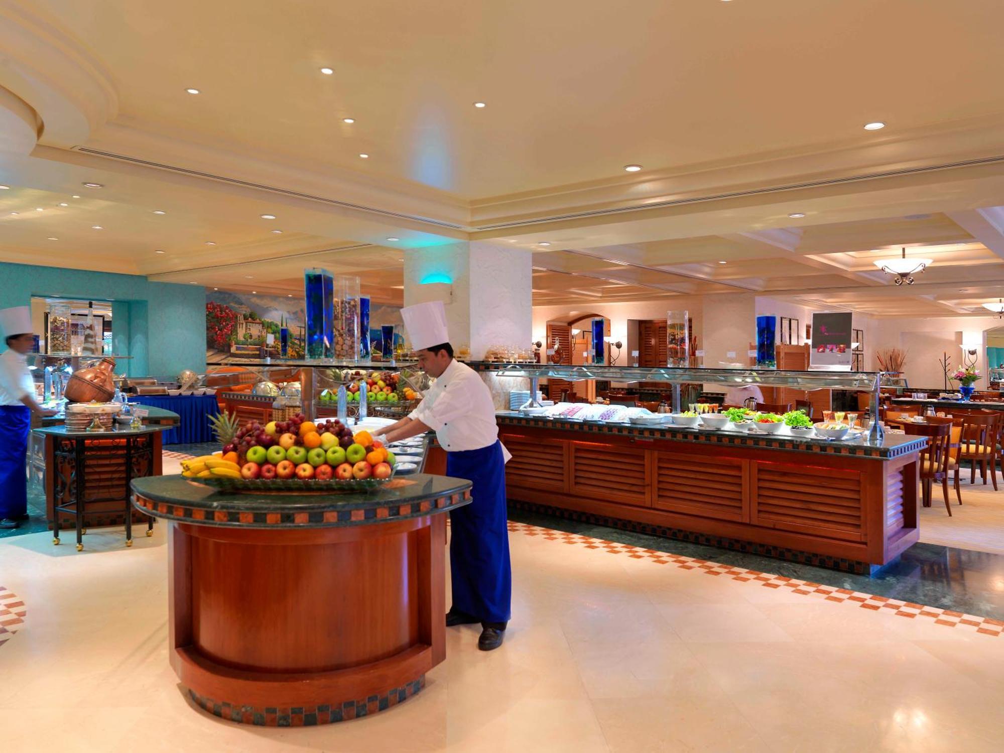 Radisson Blu Hotel, Riyadh Restaurant photo The buffet at the Grand Hyatt Hotel, Dubai