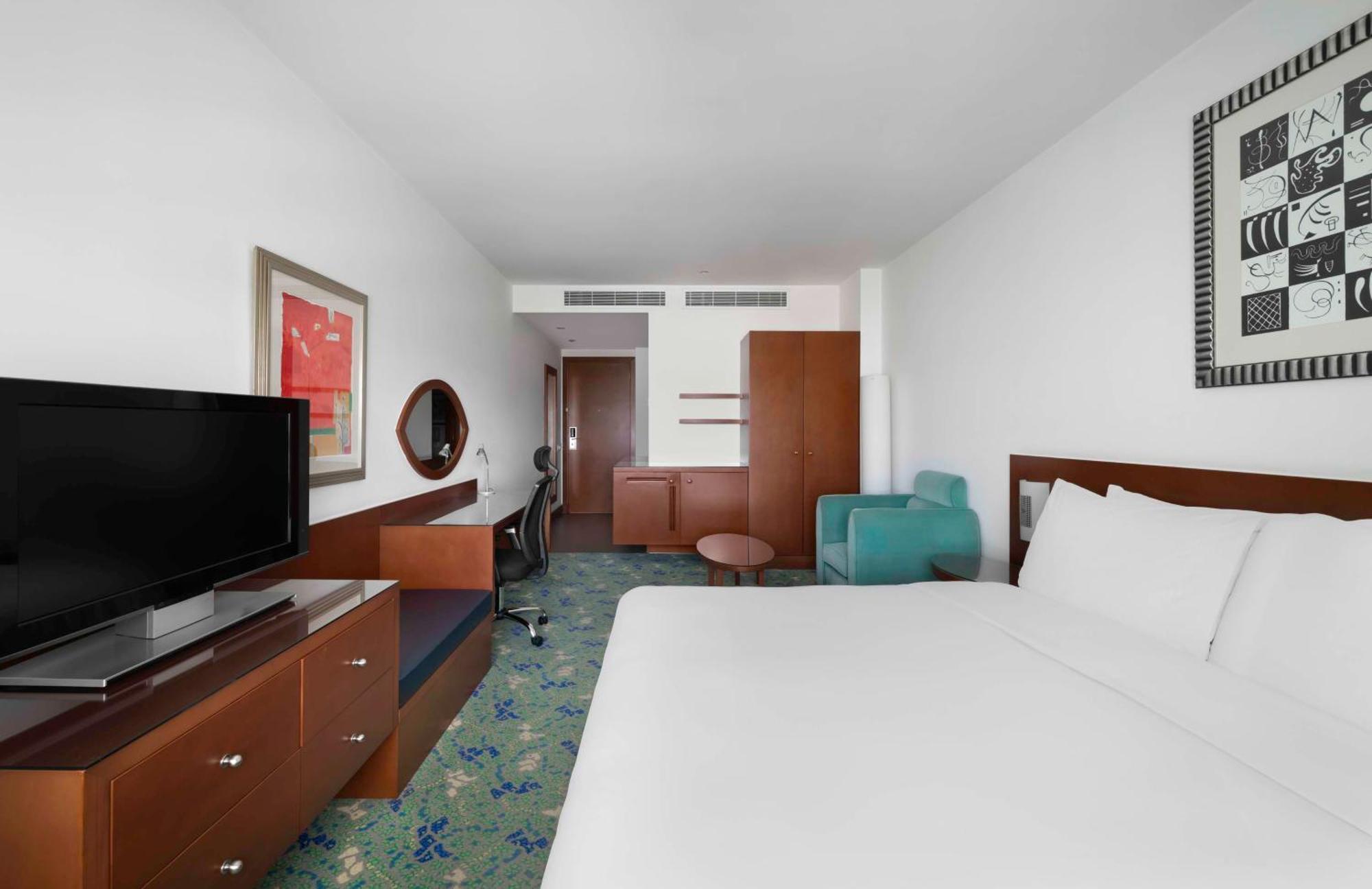 Radisson Blu Hotel, Riyadh Exterior photo A room at the hotel