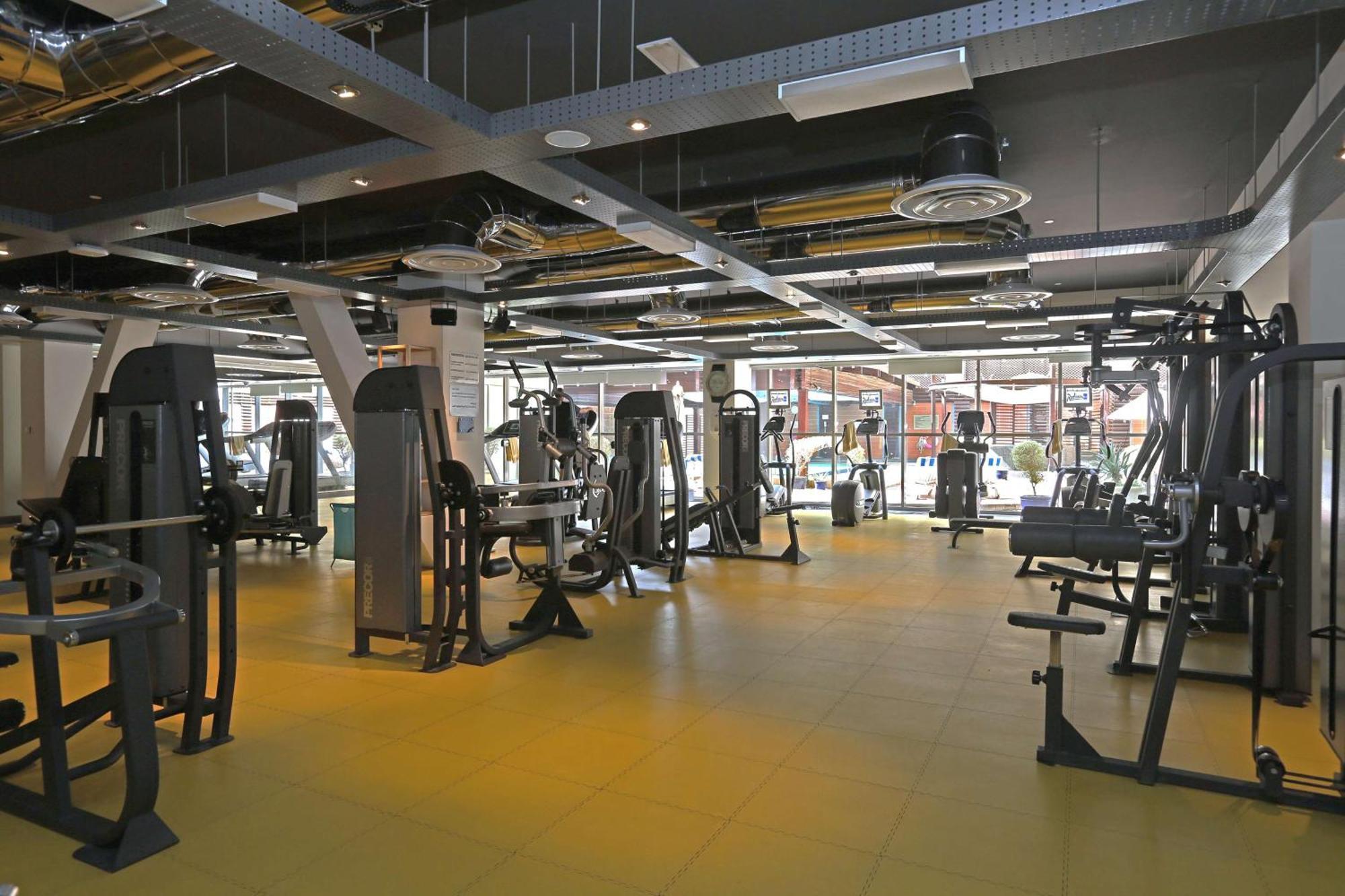 Radisson Blu Hotel, Riyadh Exterior photo The gym at the University of Bath